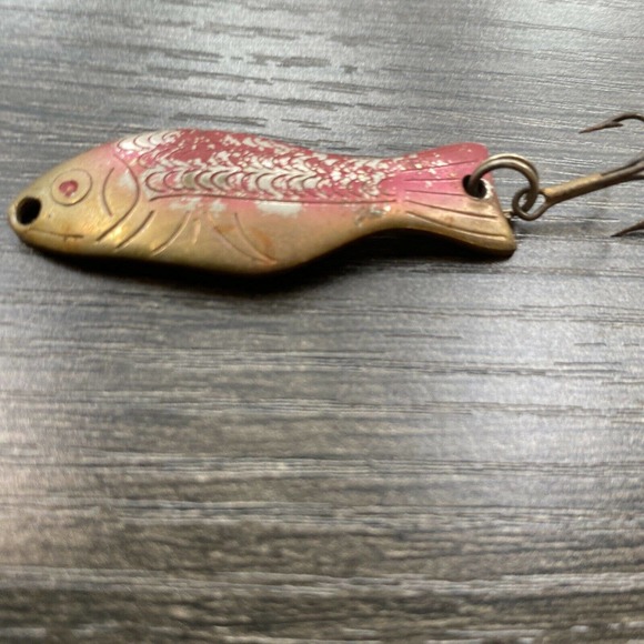 Vintage Fishing Lure Al's Goldfish Metal Spoon 2 inch Red and Gold - Picture 3 of 12